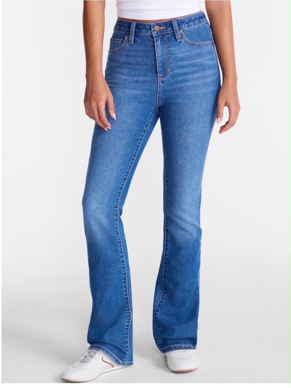 (387)No Boundaries Stretch Denim Bootcut Jeans, Women's 
size 4